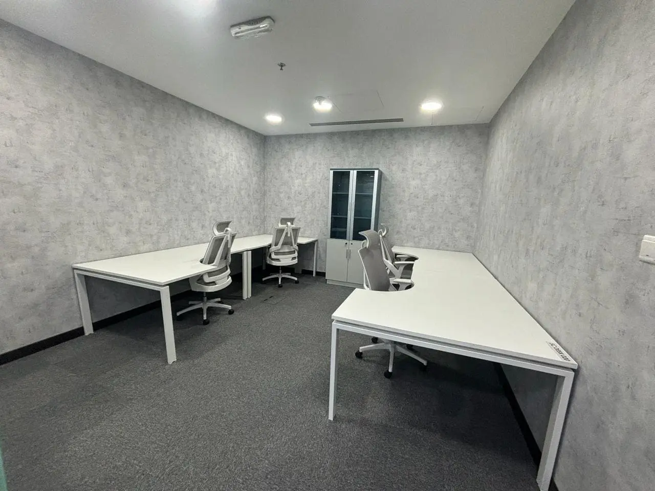 Business Bay Private Office Lease Terms Explained (Short vs Long)